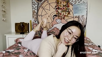 Gadis Tionghoa Imut Yang Bergairah Membuat Video Masturbasi Untuk Kami