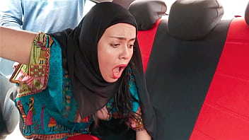 Ibu Tiri Berhijab Dari India Digoyang Di Dalam Mobil