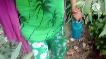 भाभी की गर्मी से भरे जंगल में देसी अंदाज़ में निकाला उनका रस