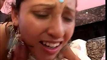Bhabi Dan Suami Berdua Dengan Ibu Tiri Yang Tak Sadar Aksi Mesum Mereka – Audio Hindi
