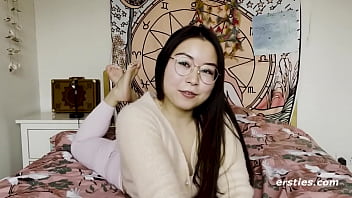 Gadis Tionghoa Imut Yang Bergairah Membuat Video Masturbasi Untuk Kami