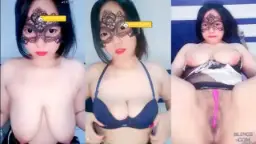 Claudya Mengangkang Dengan Mesra