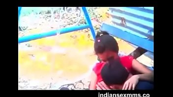 Mengisap Payudara Kekasih Desi