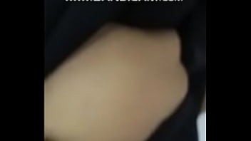 Perut Bidadari Desi Yang Dalam Dan Berlekuk Menggoda