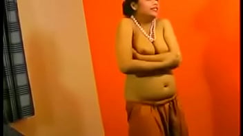 Istri India Desi Rupali Bhabhi Menggoda Dengan Tubuh Telanjangnya