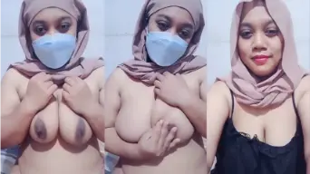 Ameena Berhijab Bugil Meremas Payudara Montoknya