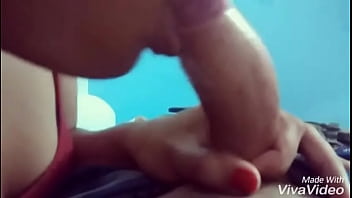 Istri Nakal Menghisap Dengan Penuh Gairah