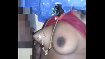 Nafsu Membara, Bibi Desi Menggoda Teman Suami Dengan Rayuan Hindi Yang Menggairahkan