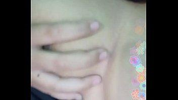 Tetes Susu Mulus Tersingkap Dari Gadis Indonesia