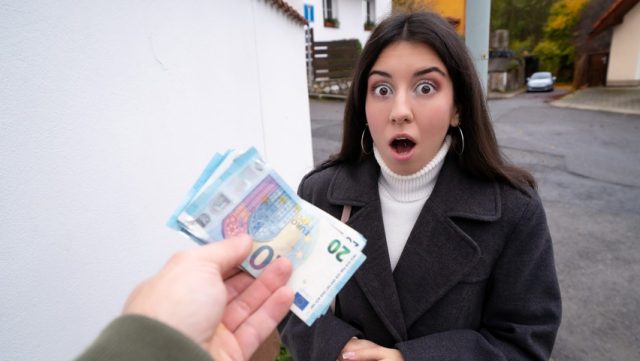 Pembersih Rumah Imut Yang Doyan Ngesex