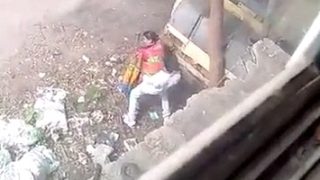 Video Panas Sopir Desa Bercinta Di Luar Ruangan – Adegan Mesum India