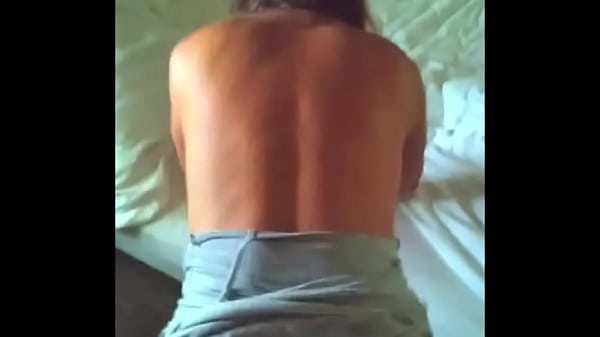 Candi Annie, Milf Matang Yang Menggoda, Menunduk Untuk Ditumpuki Dari Belakang Di Pagi Hari Dan Pantatnya Dihujani Sperma