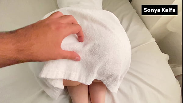 Ibu Tiri Seksi Digoyang Habis-habisan Usai Berenang