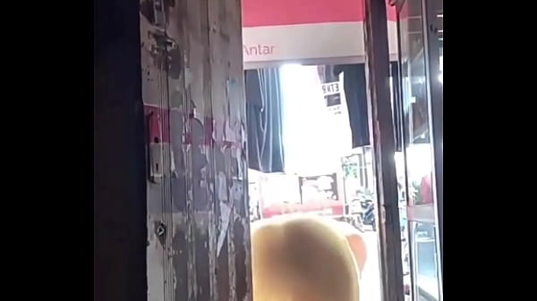 Tak Tahan Lagi Jemur Baju, Malah Digoyang Hingga Lembab Di Kasur