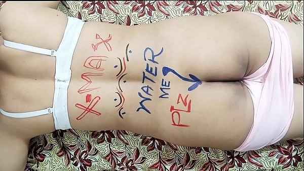 Malam Tahun Baru, Dildo Menggila Di Bokong Dan Memeknya Yang Menggoda Dengan Gaun Merah, Bra Putih, Dan Hijab Hitam