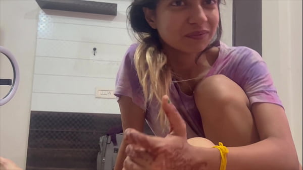 Gadis Desi Dihardik Tangannya Di Pantat Oleh Kakak Tiri