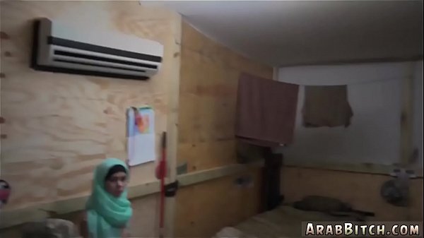 Gadis Arab Belia Dan Teman Mainnya Digoyang Oleh Kakak Tiri Yang Panas