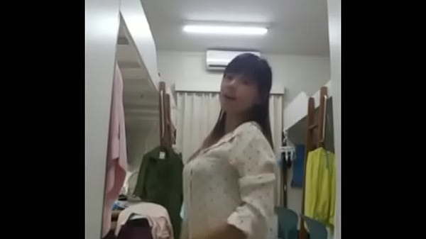 Mantan Kekasih Peranakan Tionghoa Indonesia Telanjang Menari Menggoda