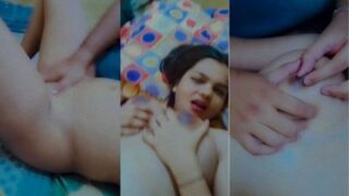 Gadis Desi Bugil Meremas Payudara Dan Jari-jari Menggoda Vaginanya