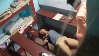 Gadis Kampus Panas Bercinta Dengan Tutor Gairahnya Di Ruang Kelas