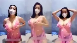 Live Streaming Payudara Besar Dengan Lingerie Pink