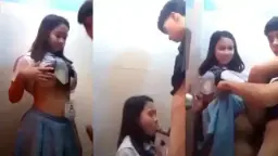 Ngentot Di Kamar Mandi Bareng Cewek Smp