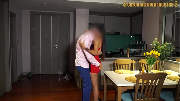 Goyangan Hot Ala Hollywood Bareng Cewek Thailand Seksi