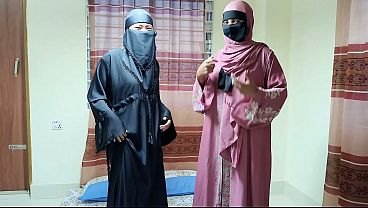 Adik Tiri Berhijab Menggoda, Ingin Merasakan Batang Besar Kakak Masuk Ke Dalam Vagina Sempit