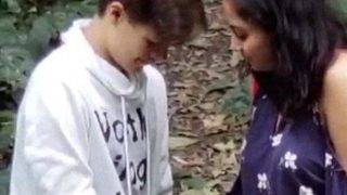 Cewek Nri Menggoyang Kontol Pacarnya