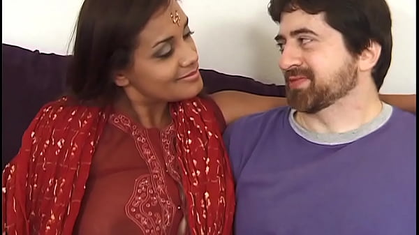 Istri Selingkuh, Bibi Shriya Ngentot Bareng Adik Tiri Dan Temannya – Audio Hindi Jernih