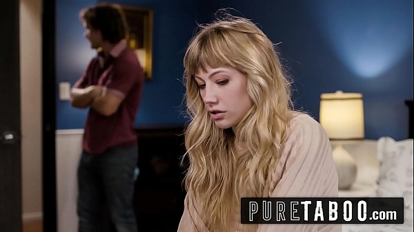 Gadis Pirang Ivy Wolfe Kehilangan Keperawanan Dengan Sepupu Tirinya Yang Ganas