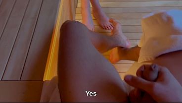 Menggoda Adik Tiriku Di Ruang Sauna