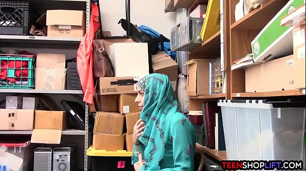 Gadis Arab Pencuri Tertangkap Dan Digilir Satpam