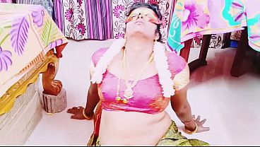 Desi Bhabi Bohot Masti Mein, Swamiji Ke Saath Chudai Karte Hue Gandi Baatein Karti Hai.