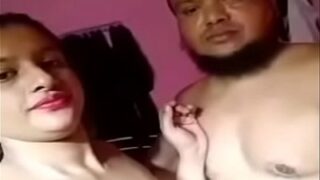 Seorang Maulana Syuting Video Mesum Bangla Dengan Gadis Kecil Yang Polos.