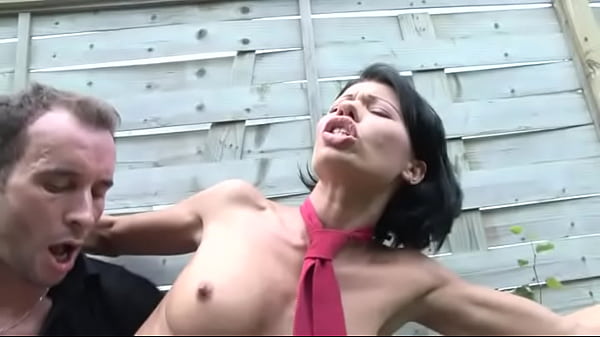Gadis Sma Digoyang Pantatnya Di Belakang Sekolah Dan Menelan Sperma