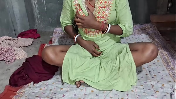 Desi Sali Menggoda Dengan Gaun Salwar Ketat, Video Anal Seksi Ala India