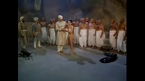 Makam India, Tempat Tidur Penuh Nafsu Yang Bikin Makin Panas.