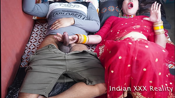 Ibu Tiri India Sama Anak Tiri, Malam Holi Panas, Desahan Bikin Liur Ngeces