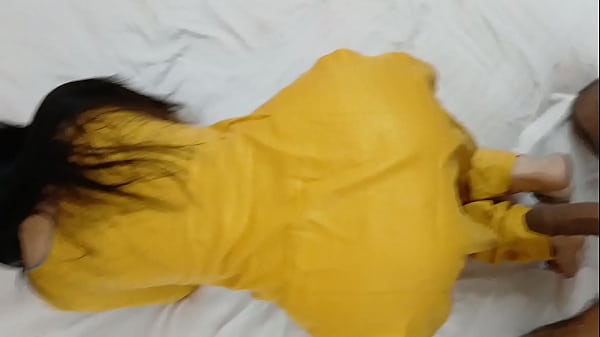 Bokep Tante India Montok Digebrak Sambil Merangkak, Ngebut Dari Belakang Bikin Crot