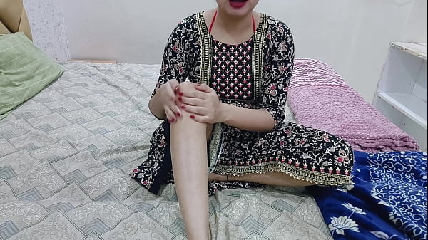 Saat Malam, Kakak Tiriku Sendirian Di Kamar, Aku Pun Masuk Dan Mengusap Tubuh Serta Memekku Di Depannya.