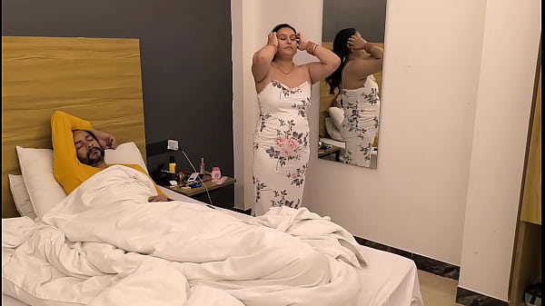 Desi Cewek Puja Si Bayi Mandi Pagi Bikin Basah Kuyup