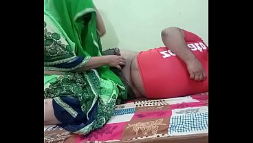 Desi Pasutri India Lagi Ngewe Panas Di Kamar, Crot Di Sprei Basah.