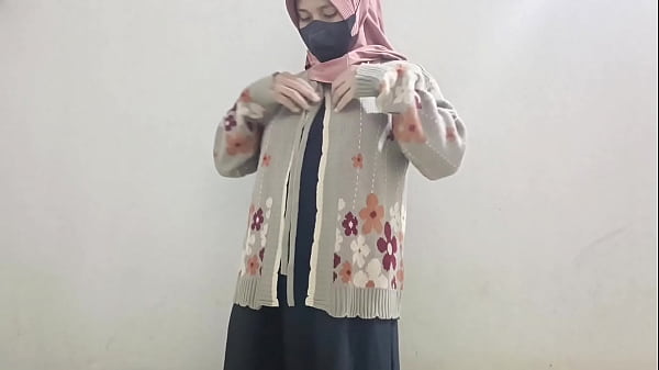 Gadis Berhijab Main Timun Buat Puasin Nafsu.