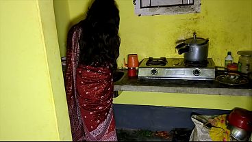 Devar Ngeliat Bhabhi Sendirian Di Dapur, Langsung Ngegas Dan Ngebutuhin Ceweknya.