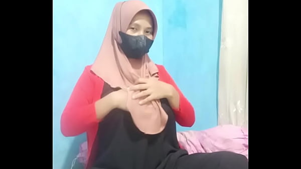 Gadis Berjilbab Colmek Pakai Dildo Sampe Crot Keenakan.