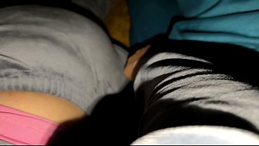 Ngentot Istri Orang Lain Sambil Digebrak Suami Sendiri, Kontol Basah Kena Jilat, Memek Arab Digoyang Gila.