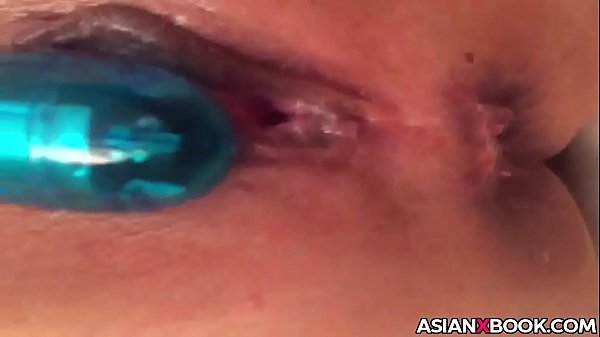 Cewek Asia Manja Mainin Lubangnya Sama Mainan
