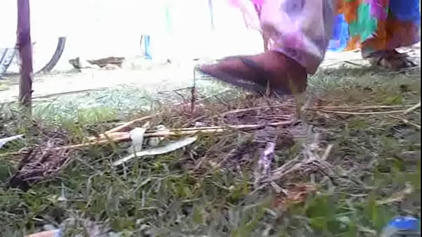 Desi Ngocok Kencing Di Depan Mata