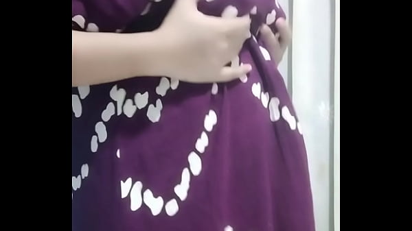 Bu Guru Hijab Pamer Memek Basah.